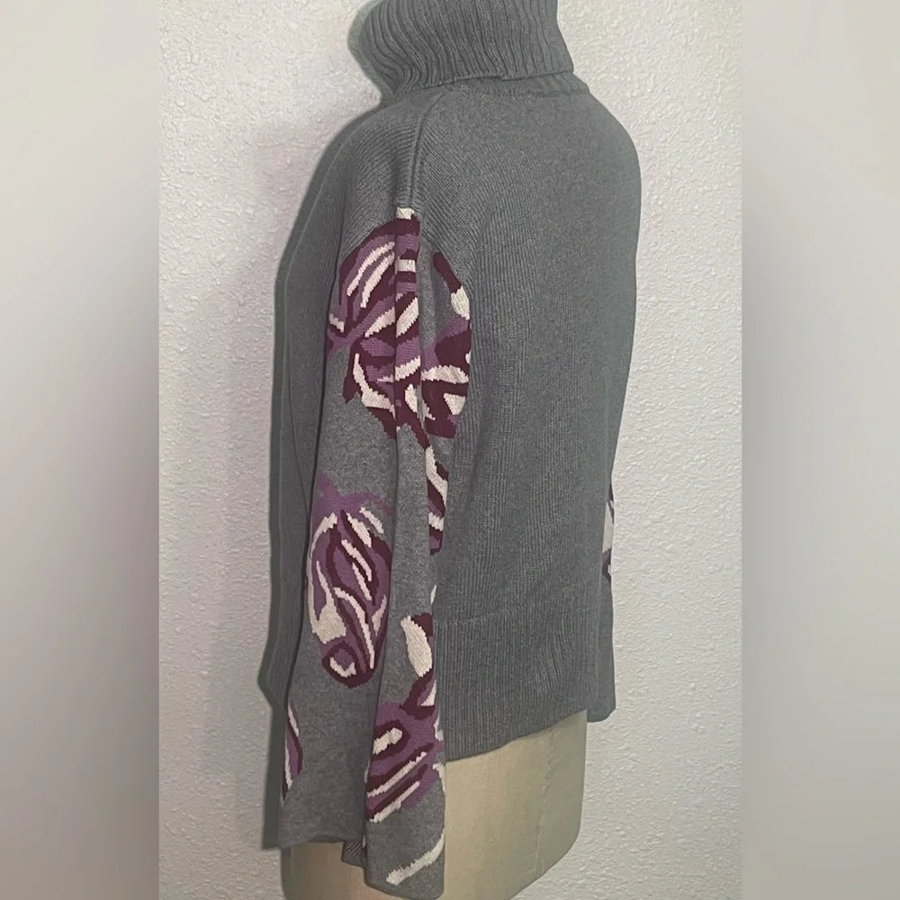 Cabi Eden Gray and Purple Women's turtleneck Sweater size medium